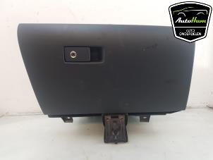 Gebruikte Dashboardkastje Volvo V60 I (FW/GW) 2.4 D6 20V Plug-in Hybrid AWD Prijs € 35,00 Margeregeling aangeboden door AutoHam