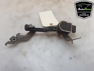 Gebruikte Xenon hoogteregelaar Volvo XC40 (XZ) Recharge 70 kWh Prijs € 30,00 Margeregeling aangeboden door AutoHam