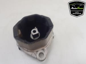 Gebruikte Motorsteun Volvo XC40 (XZ) Recharge 70 kWh Prijs € 40,00 Margeregeling aangeboden door AutoHam