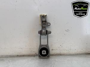 Gebruikte Versnellingsbak Steun Toyota Yaris Cross (PB1/PJ1) 1.5 12V Hybrid 115 Prijs € 40,00 Margeregeling aangeboden door AutoHam