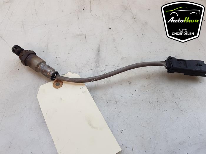Gebruikte Lambda Sonde Peugeot 3008 II (M4/MC/MJ/MR) 1.2 12V e-THP PureTech 130 Prijs € 10,00 Margeregeling aangeboden door AutoHam