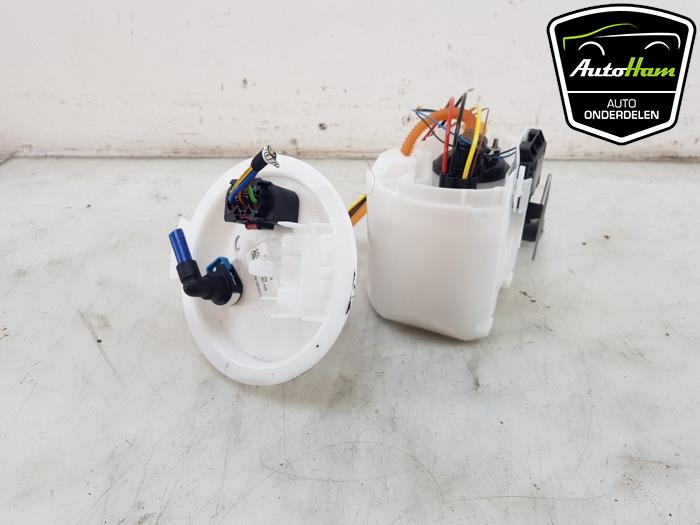 Brandstofpomp Elektrisch van een BMW X5 (G05) xDrive50e 3.0 24V 2025