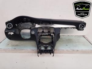 Gebruikte Dashboard Mercedes C (C205) C-220d 2.2 16V BlueTEC Prijs € 600,00 Margeregeling aangeboden door AutoHam