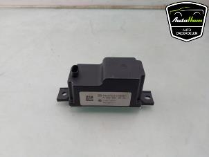 Gebruikte Spanningsregelaar Mercedes C (C205) C-220d 2.2 16V BlueTEC Prijs € 50,00 Margeregeling aangeboden door AutoHam