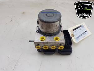 Gebruikte ABS Pomp Renault Master III (MA/MB/MC/MD/MH/MF/MG/MH) 2.3 dCi 135 16V FWD Prijs € 235,95 Inclusief btw aangeboden door AutoHam