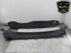 Gebruikte Paravan Ford Puma 1.0 Ti-VCT EcoBoost Hybrid 12V Prijs € 40,00 Margeregeling aangeboden door AutoHam