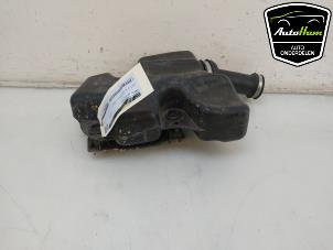 Gebruikte Luchtfilterhuis Ford Galaxy (WA6) 2.0 16V Prijs € 25,00 Margeregeling aangeboden door AutoHam