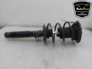 Gebruikte Schokdemper rechts-voor BMW 1 serie (F20) 116i 1.6 16V Prijs € 50,00 Margeregeling aangeboden door AutoHam