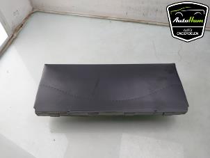 Gebruikte Knie airbag Volkswagen Golf VII (AUA) 2.0 TDI 150 16V Prijs € 175,00 Margeregeling aangeboden door AutoHam