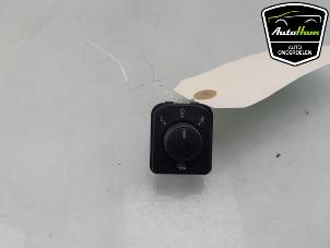 Gebruikte Spiegel Schakelaar Skoda Kamiq 1.0 TSI 12V Prijs € 15,00 Margeregeling aangeboden door AutoHam
