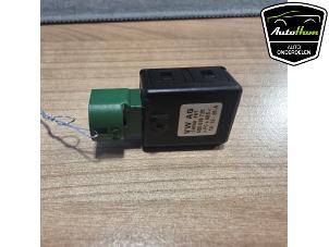 Gebruikte AUX/USB aansluiting Audi A5 Sportback (F5A/F5F) 2.0 40 TFSI Mild Hybrid 16V Prijs € 15,00 Margeregeling aangeboden door AutoHam