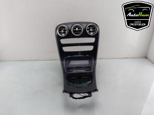 Gebruikte Middenconsoles Mercedes C-Klasse AMG (W205) C-43 AMG 3.0 V6 24V Turbo 4-Matic Prijs € 150,00 Margeregeling aangeboden door AutoHam