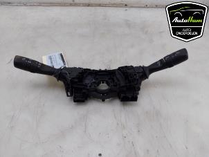 Gebruikte Combischakelaar Stuurkolom Toyota C-HR (X1,X5) 2.0 16V Hybrid Prijs € 50,00 Margeregeling aangeboden door AutoHam