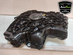 Gebruikte Adblue tank Volkswagen Transporter T6 2.0 TDI 150 Prijs € 356,95 Inclusief btw aangeboden door AutoHam