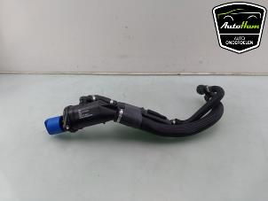 Gebruikte Vulpijp ad-blue tank Volkswagen Transporter T6 2.0 TDI 150 Prijs € 60,50 Inclusief btw aangeboden door AutoHam