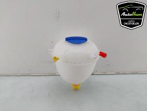 Gebruikte Koelvloeistof Reservoir Volkswagen Transporter T6 2.0 TDI 150 Prijs € 12,10 Inclusief btw aangeboden door AutoHam