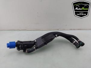 Gebruikte Vulpijp ad-blue tank Volkswagen Transporter T6 2.0 TDI 150 Prijs € 60,50 Inclusief btw aangeboden door AutoHam