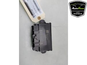 Gebruikte Centrale Deurvergrendelings Module Ford Kuga III (DFK) 2.5 PHEV 16V Prijs € 25,00 Margeregeling aangeboden door AutoHam