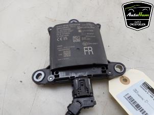 Gebruikte Dode hoek sensor Toyota C-HR (X1,X5) 2.0 16V Hybrid Prijs € 225,00 Margeregeling aangeboden door AutoHam