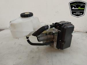 Gebruikte Rembekrachtiger Toyota C-HR (X1,X5) 2.0 16V Hybrid Prijs € 195,00 Margeregeling aangeboden door AutoHam