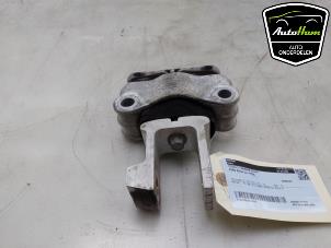 Gebruikte Versnellingsbak Steun Ford Kuga III (DFK) 2.5 PHEV 16V Prijs € 35,00 Margeregeling aangeboden door AutoHam