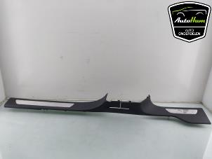 Gebruikte Sierstrip Porsche Cayenne III (9YA) 3.0 V6 24V Turbo E-Hybrid Prijs € 40,00 Margeregeling aangeboden door AutoHam