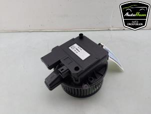 Gebruikte Chaufage Ventilatiemotor Porsche Cayenne III (9YA) 3.0 V6 24V Turbo E-Hybrid Prijs € 30,00 Margeregeling aangeboden door AutoHam