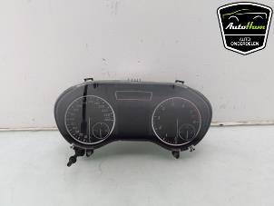 Gebruikte Cockpit Mercedes B (W246) 1.6 B-200 BlueEFFICIENCY Turbo 16V Prijs € 195,00 Margeregeling aangeboden door AutoHam