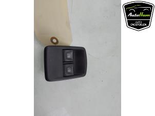 Gebruikte Elektrisch Raam Schakelaar Mercedes Citan (415.6) 1.5 108 CDI Euro 6 Prijs € 25,00 Margeregeling aangeboden door AutoHam