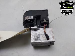 Gebruikte Airco deel (div) Porsche Cayenne III (9YA) 3.0 V6 24V Turbo E-Hybrid Prijs € 40,00 Margeregeling aangeboden door AutoHam