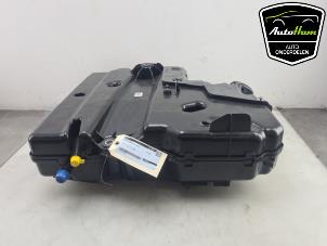 Gebruikte Adblue tank Volkswagen Transporter T6 2.0 TDI 150 Prijs € 423,50 Inclusief btw aangeboden door AutoHam