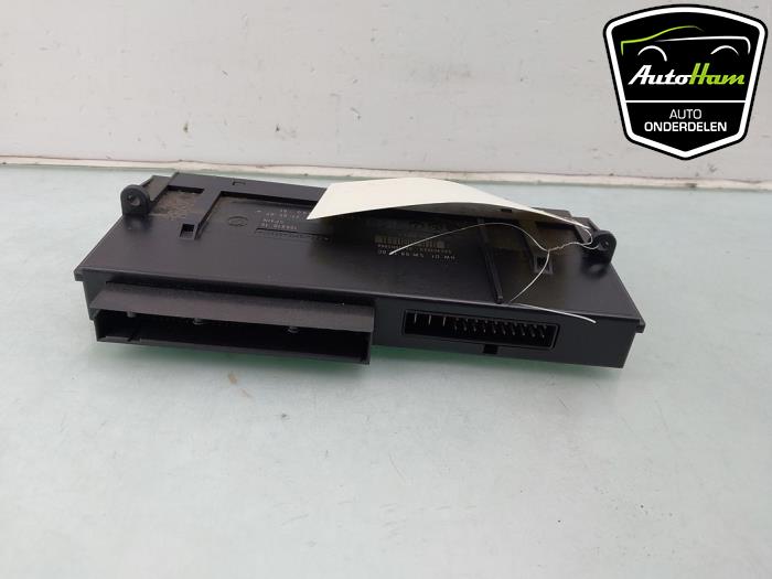 Computer Body Control van een BMW 3 serie (E93) 320i 16V 2007