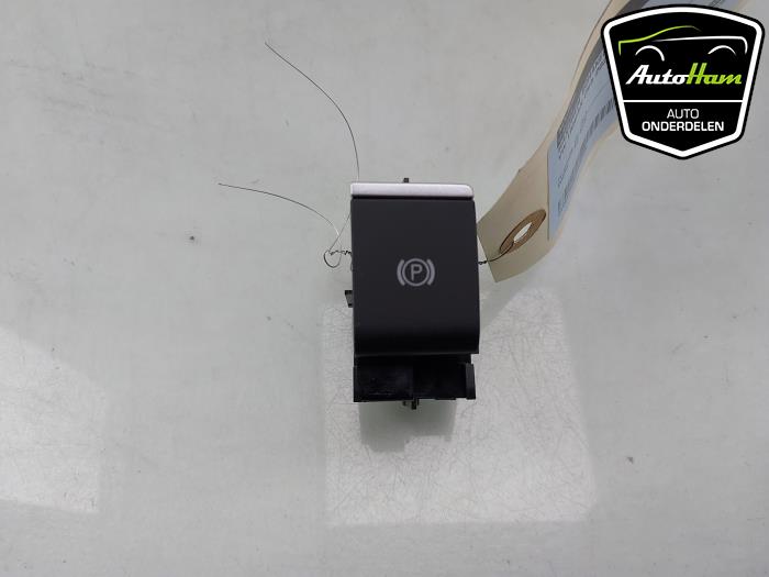 Gebruikte Handrem schakelaar Volkswagen Tiguan (CT1) 2.0 TDI Prijs € 30,25 Inclusief btw aangeboden door AutoHam