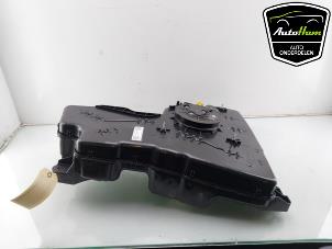 Gebruikte Adblue tank Volkswagen Tiguan (CT1) 2.0 TDI Prijs € 598,95 Inclusief btw aangeboden door AutoHam