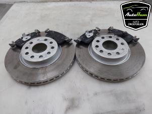 Gebruikte Remschijf + blok voor Volkswagen Golf VIII Variant (GC5) 2.0 TDI BlueMotion 16V Prijs € 211,75 Inclusief btw aangeboden door AutoHam