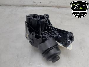 Gebruikte Oliefilterhuis Volkswagen Transporter T6 2.0 TDI 150 Prijs € 114,95 Inclusief btw aangeboden door AutoHam