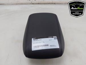 Gebruikte Armleuning Ford Focus 4 1.0 Ti-VCT EcoBoost 12V 125 Prijs € 75,00 Margeregeling aangeboden door AutoHam