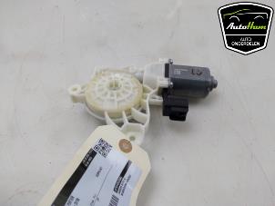 Gebruikte Motor electrisch raam Ford Focus 4 1.0 Ti-VCT EcoBoost 12V 125 Prijs € 30,00 Margeregeling aangeboden door AutoHam