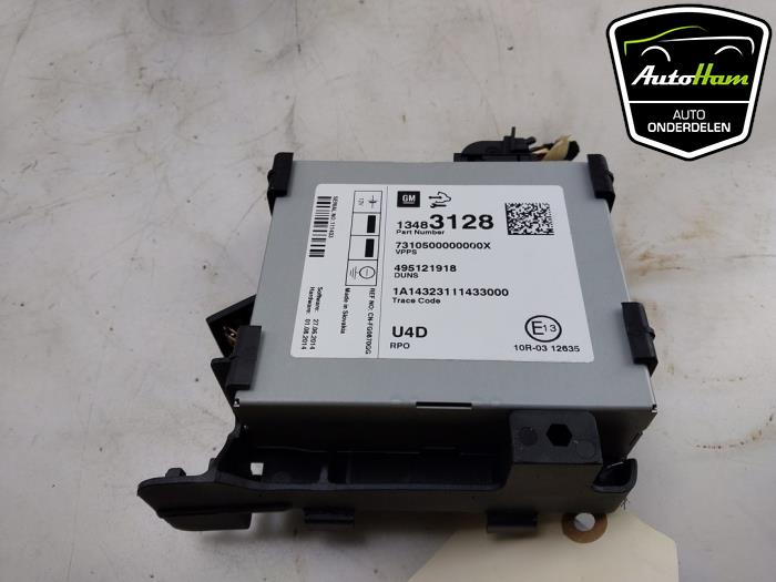 Gebruikte DAB module Opel Astra J Sports Tourer (PD8/PE8/PF8) 1.6 CDTI 16V Prijs € 95,00 Margeregeling aangeboden door AutoHam