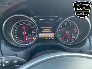 Gebruikte Cockpit Mercedes A (W176) 1.6 A-180 16V Prijs € 250,00 Margeregeling aangeboden door AutoHam