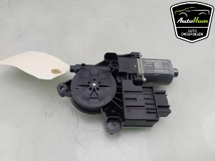 Gebruikte Motor electrisch raam Volkswagen Transporter T6 2.0 TDI 150 Prijs € 30,25 Inclusief btw aangeboden door AutoHam