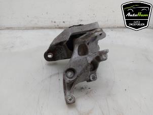 Gebruikte Motorrubber Opel Vivaro 2.0 CDTI 122 Prijs € 72,60 Inclusief btw aangeboden door AutoHam