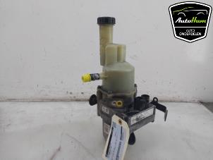 Gebruikte Servopomp Opel Vivaro 2.0 CDTI 122 Prijs € 393,25 Inclusief btw aangeboden door AutoHam