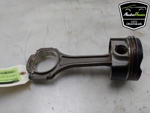 Gebruikte Zuiger Mercedes AMG GT (C190) 4.0 R V8 Biturbo Prijs € 175,00 Margeregeling aangeboden door AutoHam