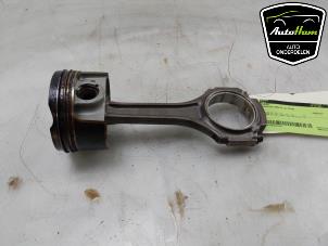 Gebruikte Zuiger Mercedes AMG GT (C190) 4.0 R V8 Biturbo Prijs € 175,00 Margeregeling aangeboden door AutoHam