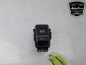 Gebruikte Schakelaar handrem BMW X3 (F25) xDrive 20i 2.0 16V Twin Power Turbo Prijs € 30,00 Margeregeling aangeboden door AutoHam