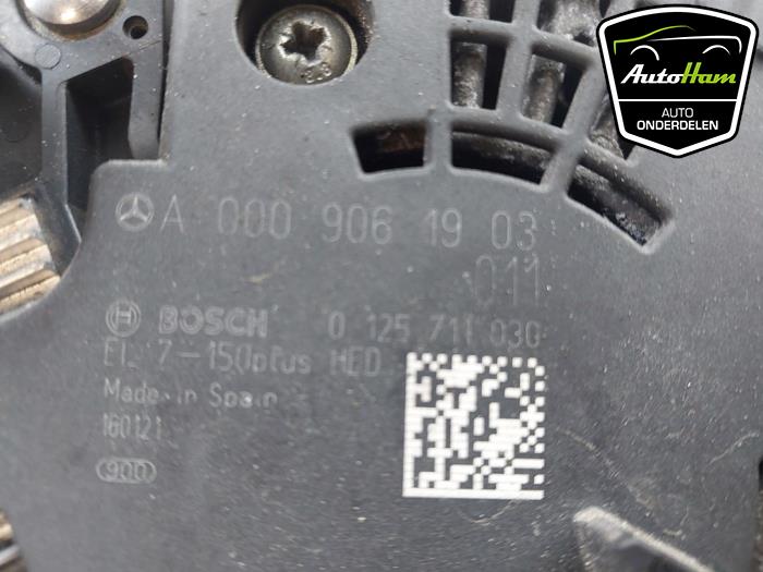 Dynamo van een Mercedes-Benz A (W176) 1.6 A-180 16V 2016