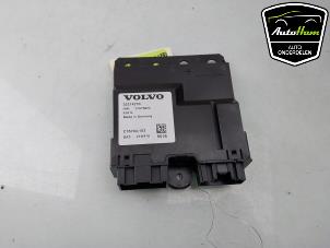 Gebruikte Computer Diversen Volvo XC60 II (UZ) 2.0 T8 16V Recharge, Twin Engine AWD Prijs € 125,00 Margeregeling aangeboden door AutoHam