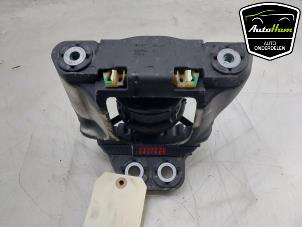 Gebruikte Motorsteun Volvo XC60 II (UZ) 2.0 T8 16V Recharge, Twin Engine AWD Prijs € 40,00 Margeregeling aangeboden door AutoHam