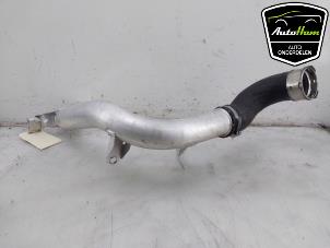 Gebruikte Intercooler Buis Volvo XC60 II (UZ) 2.0 T8 16V Recharge, Twin Engine AWD Prijs € 40,00 Margeregeling aangeboden door AutoHam